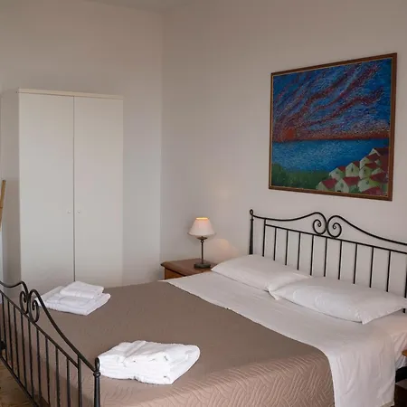 Villa Marzasee - *